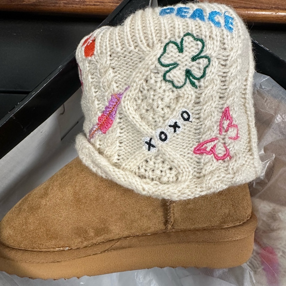 Steve Madden Cream Knit Embroidered Kids Boots
